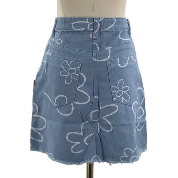 BAILEY ROSE SZ XS light blue denim distressed daisy print mini skirt NWT B86 - Picture 3 of 10